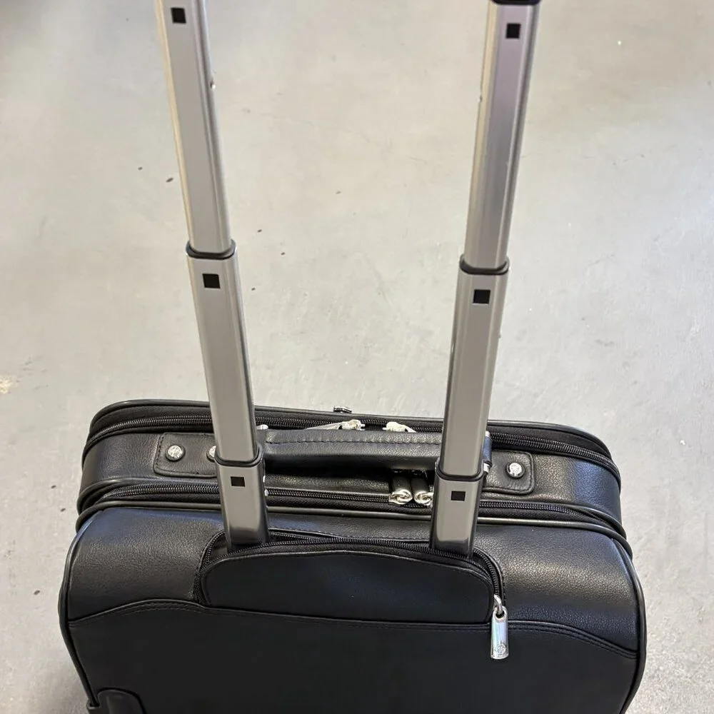 Franklin Covey Genuine Leather Rolling Office /Suitcase